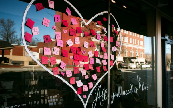 7 Last-Minute Ideas For Valentine's Day That Works For Both Singles and Couples